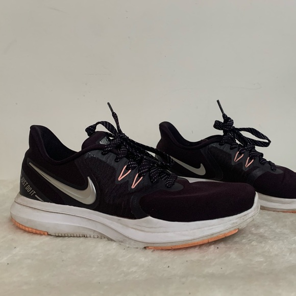 Nike Comfort Sneakers